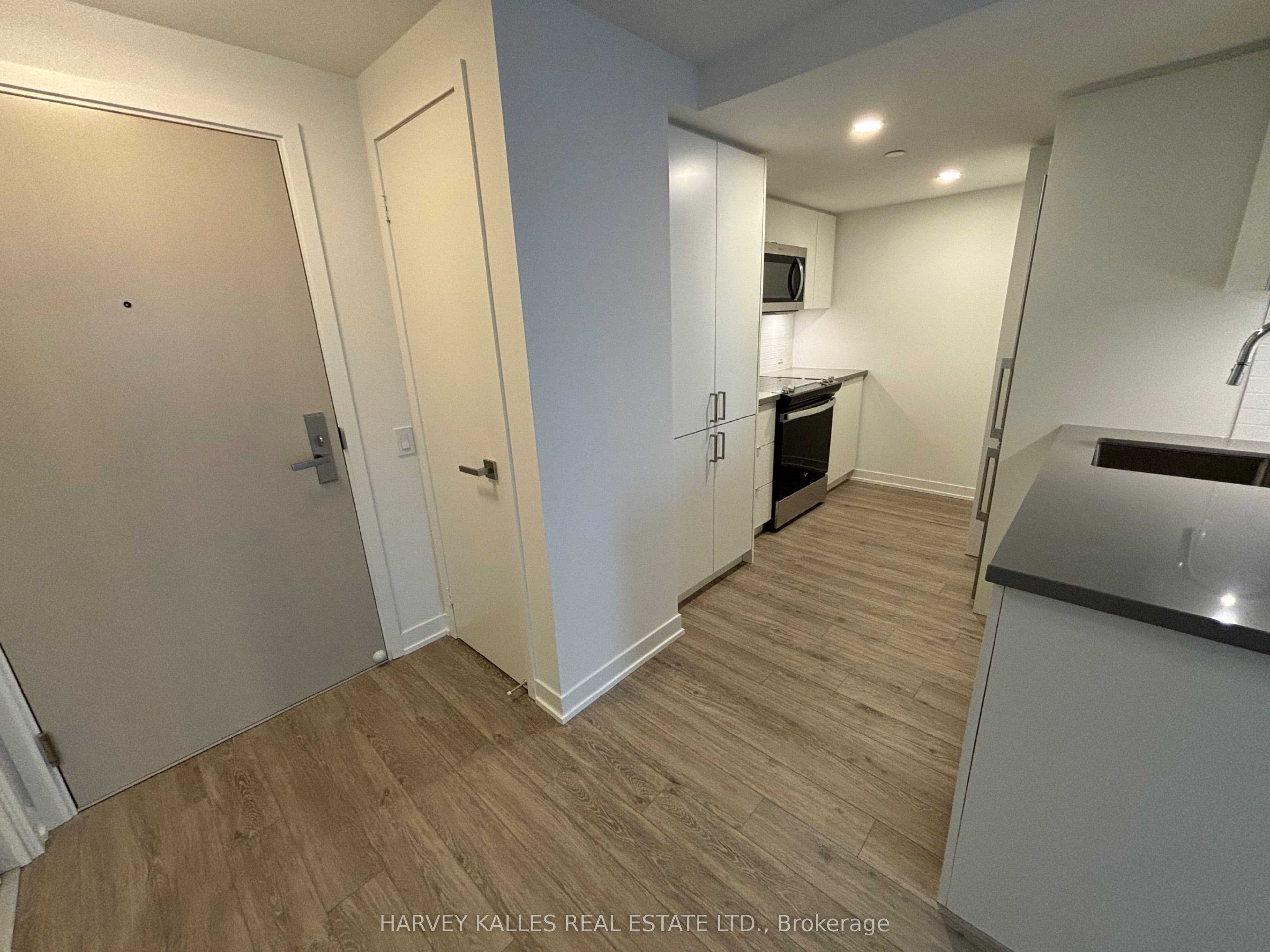 500 Wilson Avenue 415, Toronto, ON M3H 0E5
