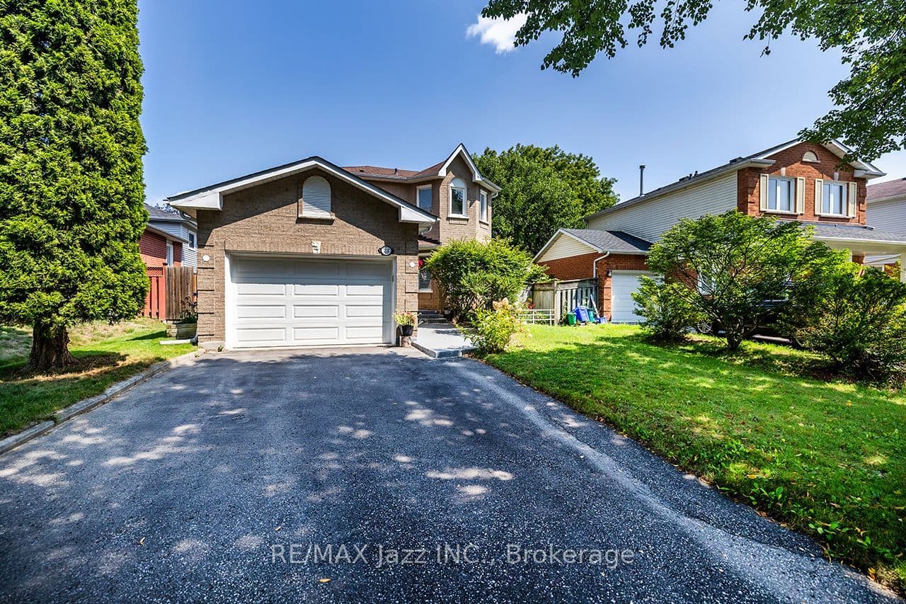 23 Meredith Court, Clarington, ON L1E 2V9