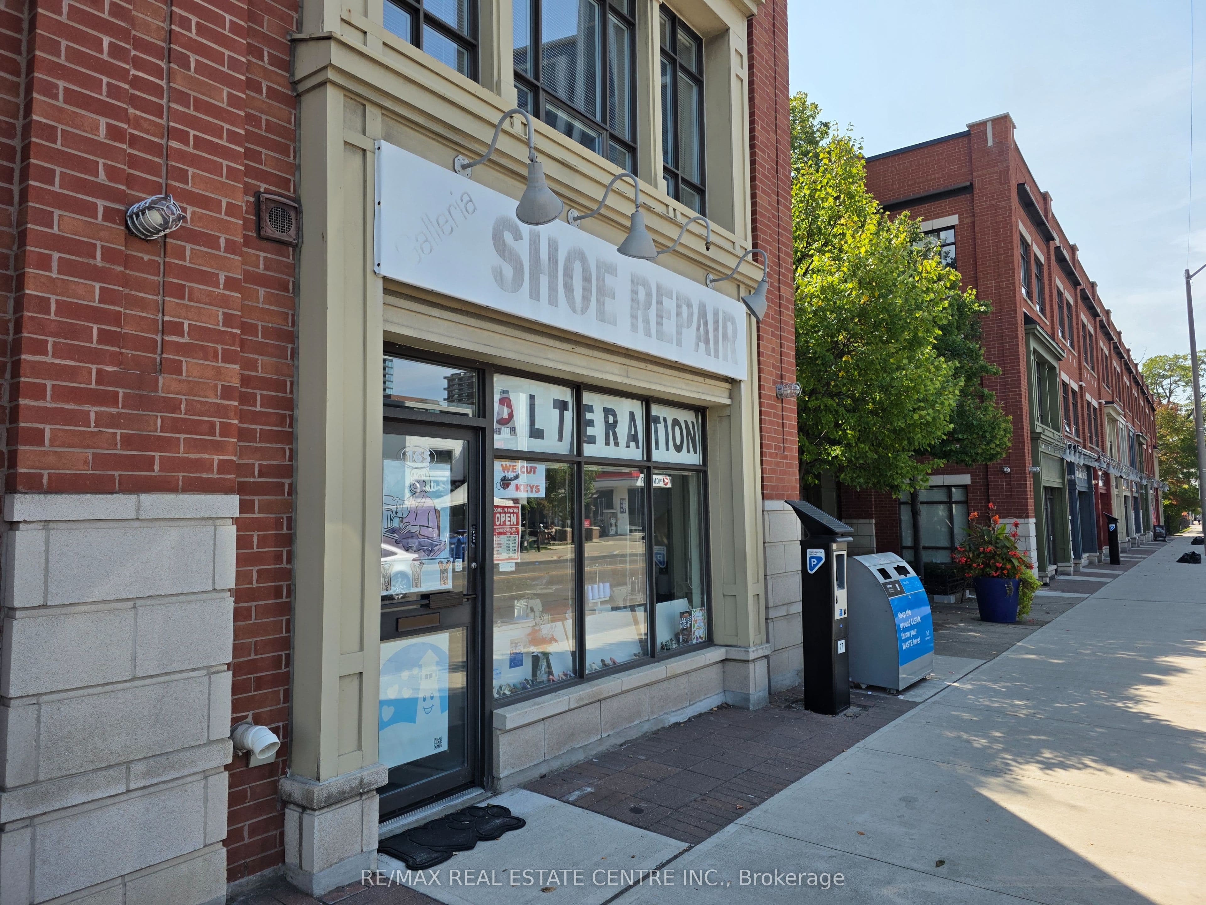 165 Lakeshore Road E, Mississauga, ON L5G 4T9
