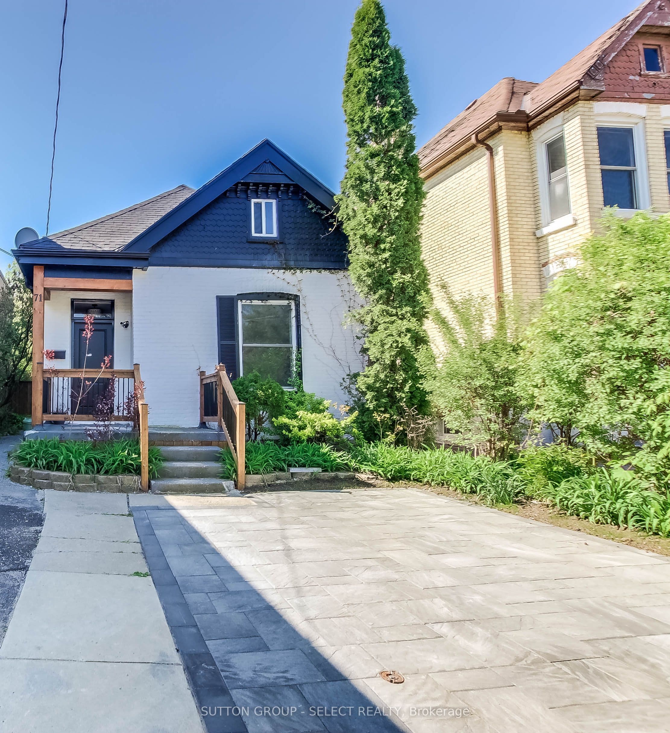 71 Briscoe Street E, London South, ON N6C 1W8
