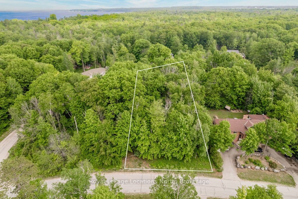 16 SUNWARD Drive, Wasaga Beach, ON L9Z 1B3