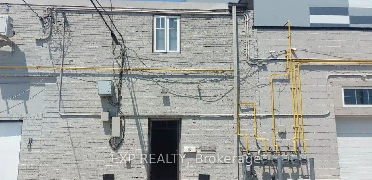 30 Canvarco Road 12, Toronto, ON M4G 1L3