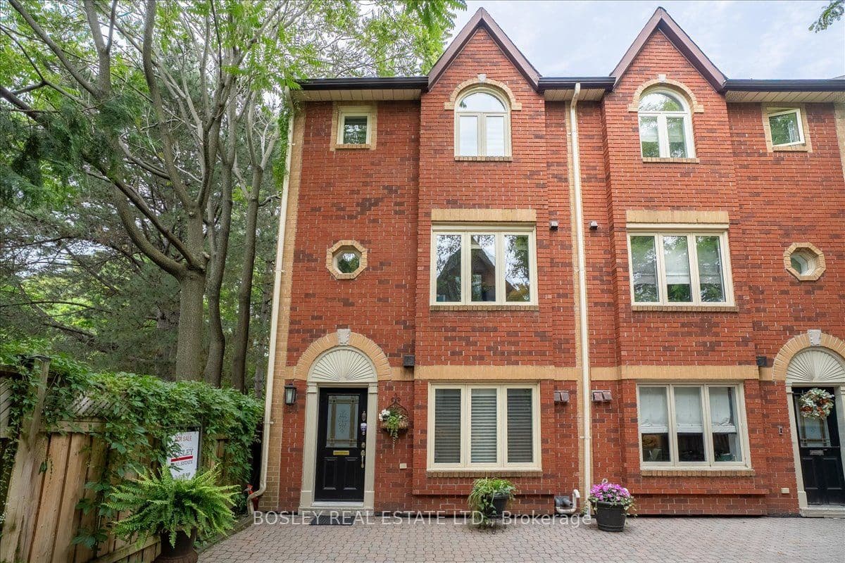 18 Doncrest Road 11, Toronto, ON M4K 1R8