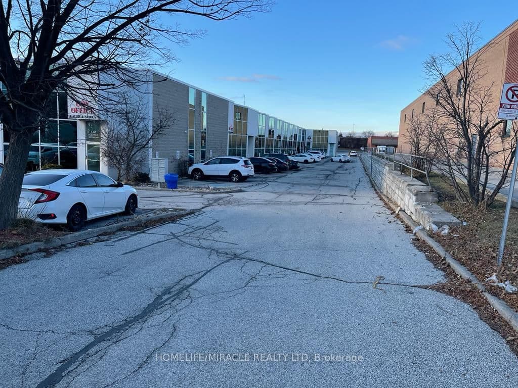 259 Traders Boulevard E 6, Mississauga, ON L4Z 2E5