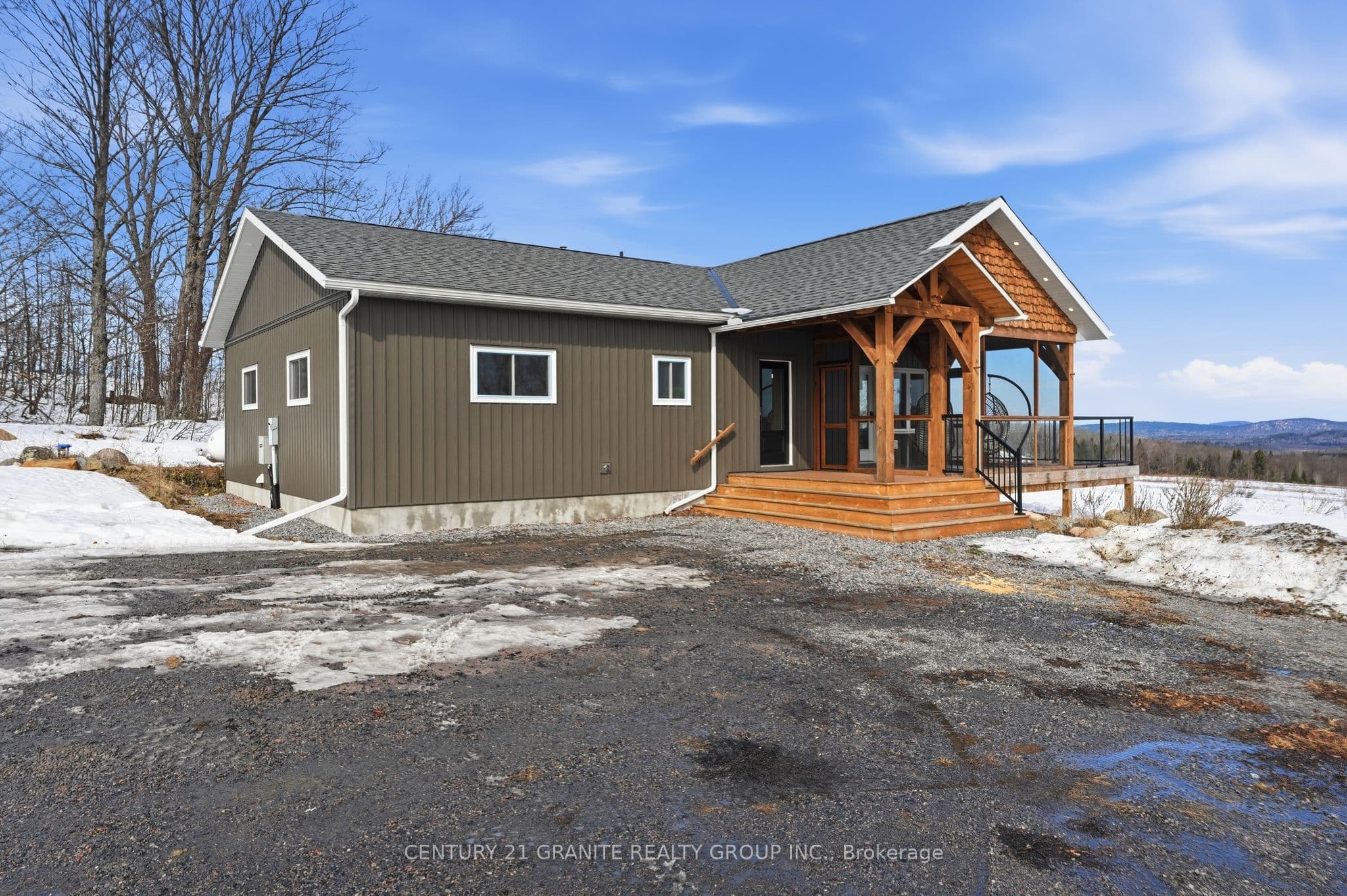 824 East Road Loop, Hastings Highlands, ON K0L 1C0