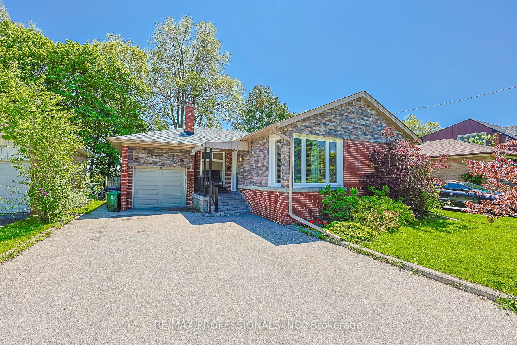 39 Sealcove Drive, Toronto, ON M9C 2C7
