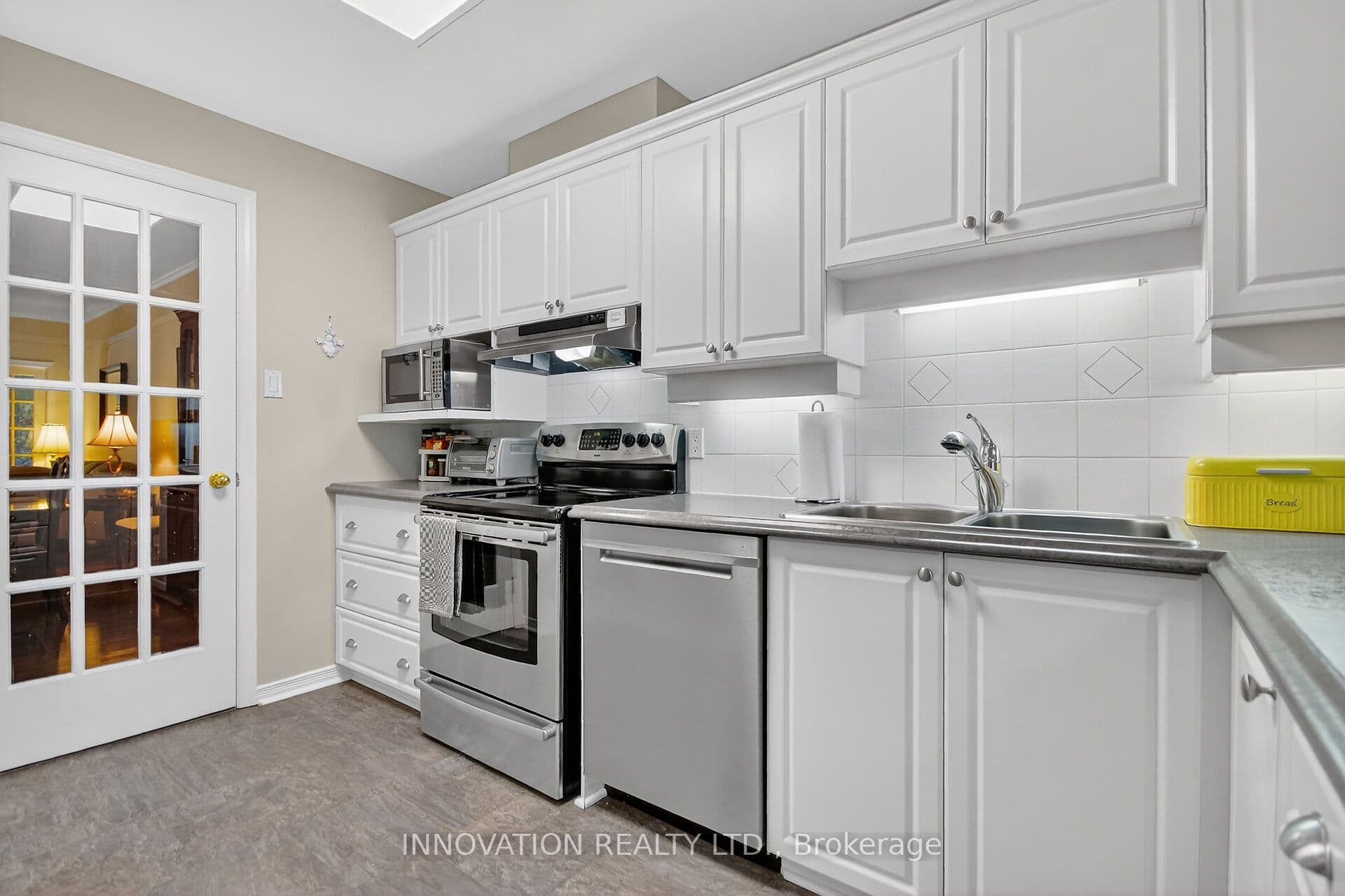 16 Heather Glen Court, Stittsville - Munster - Richmond, ON K2S 1L3