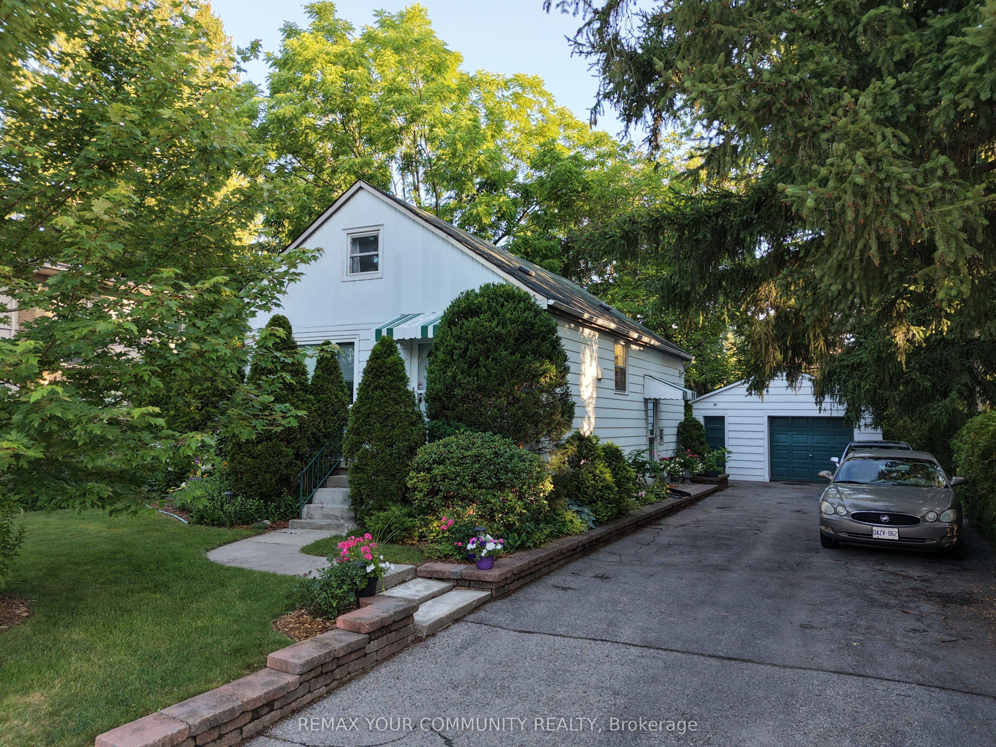 223 Richmond Street, Richmond Hill, ON L4C 3Y9