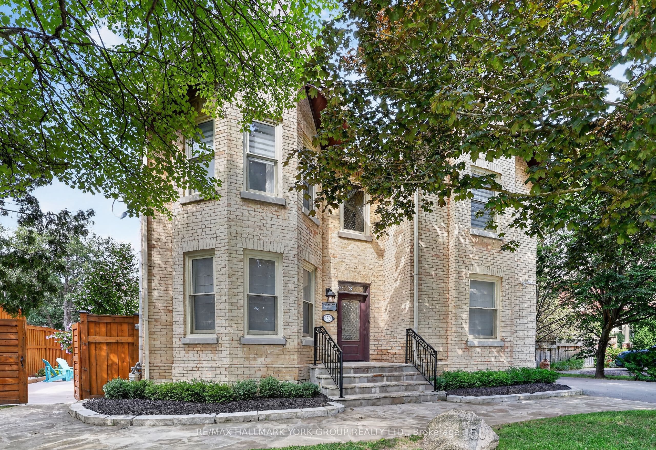 150 Lorne Avenue, Newmarket, ON L3Y 4J7