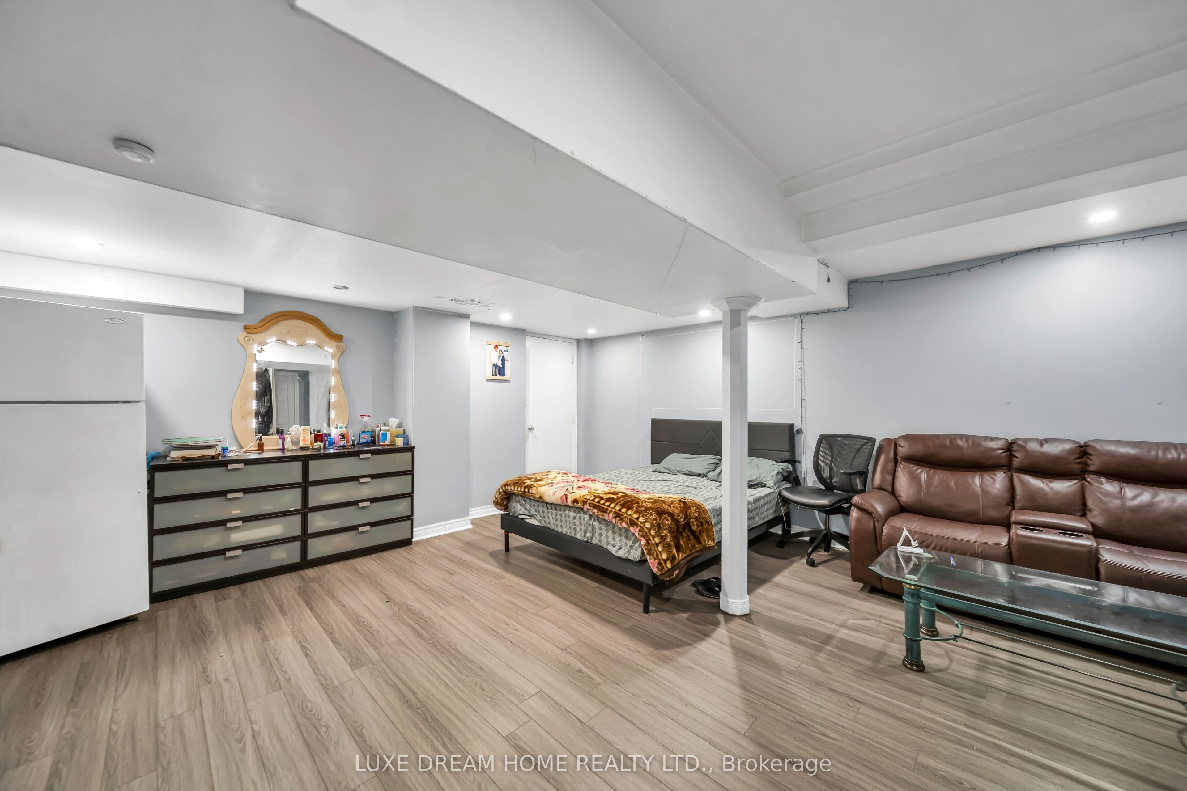 16 Powell Drive E, Brampton, ON L6R 0L1
