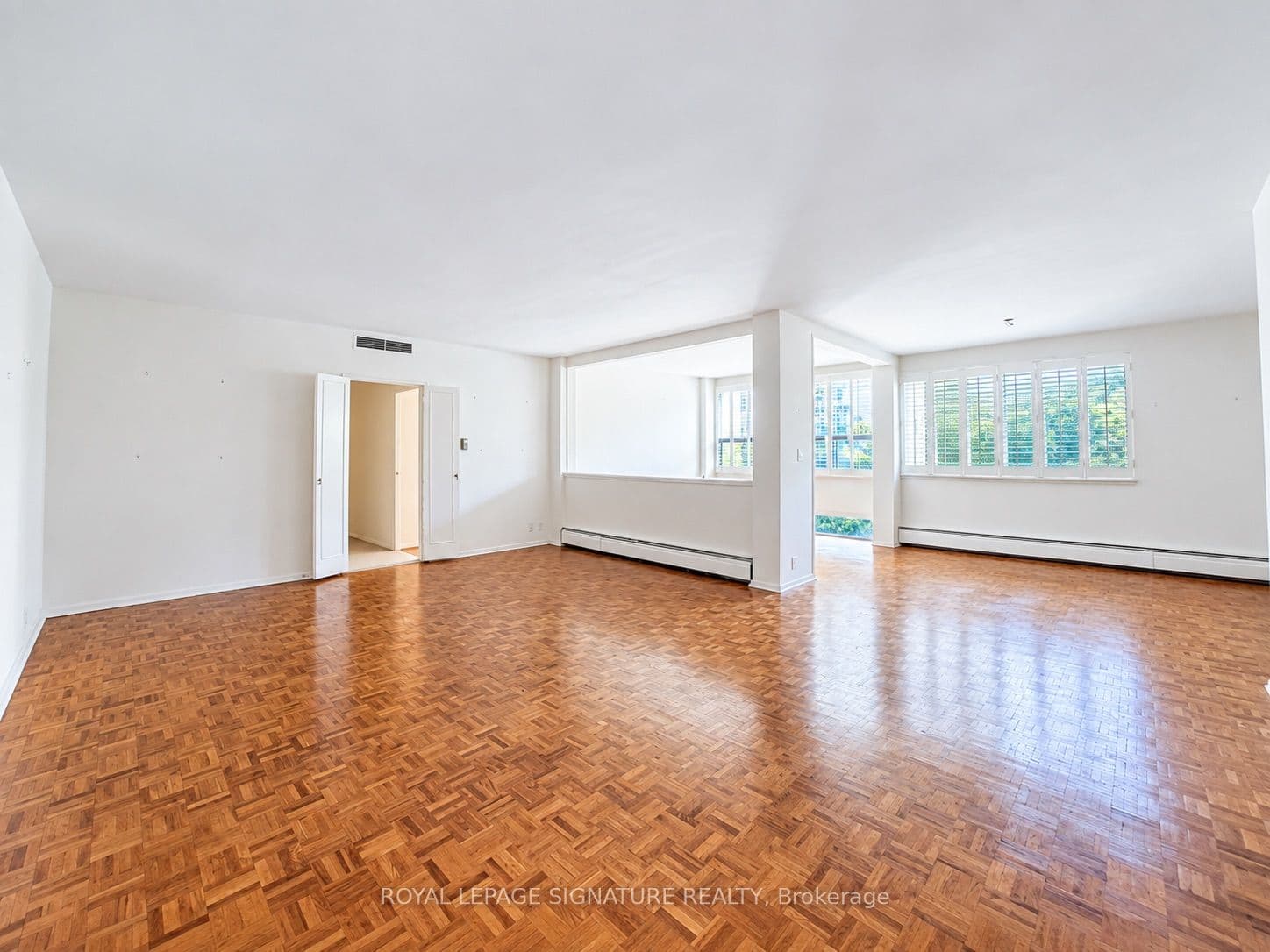 9 Deer Park Crescent 401, Toronto, ON M4V 2C4