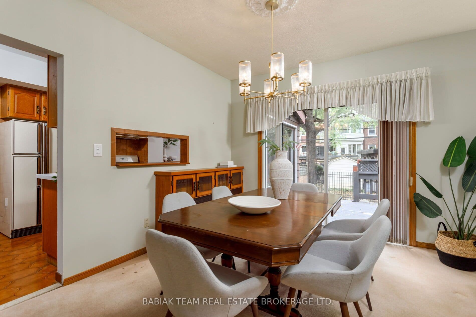 389 Glenlake Avenue, Toronto, ON M6P 1G5