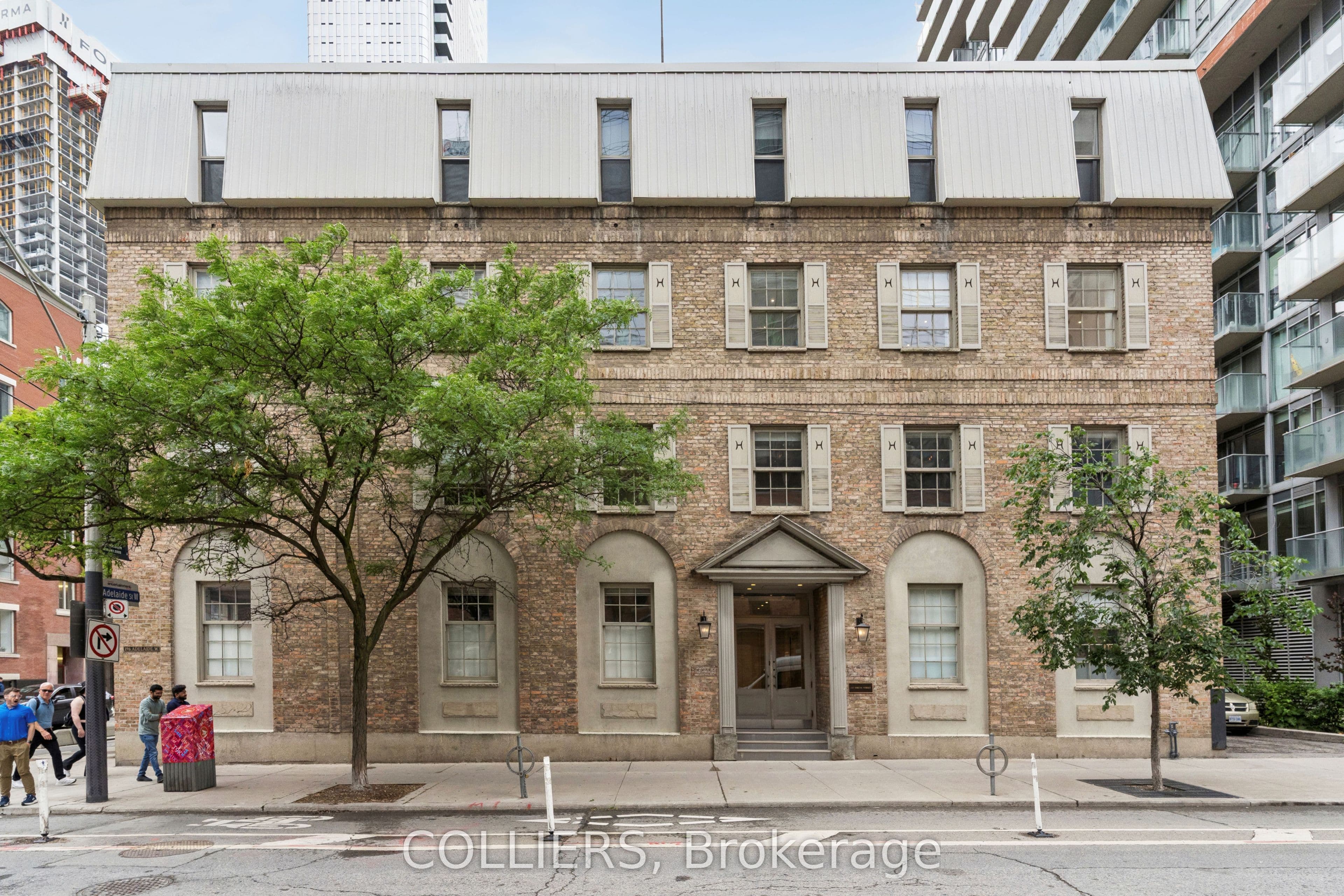 116 Simcoe Street 100, Toronto, ON M5H 4E2