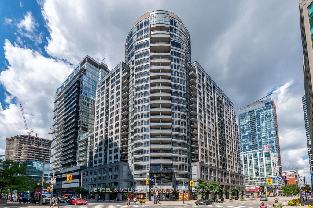 20 Blue Jays Way 307, Toronto, ON M5V 3W6