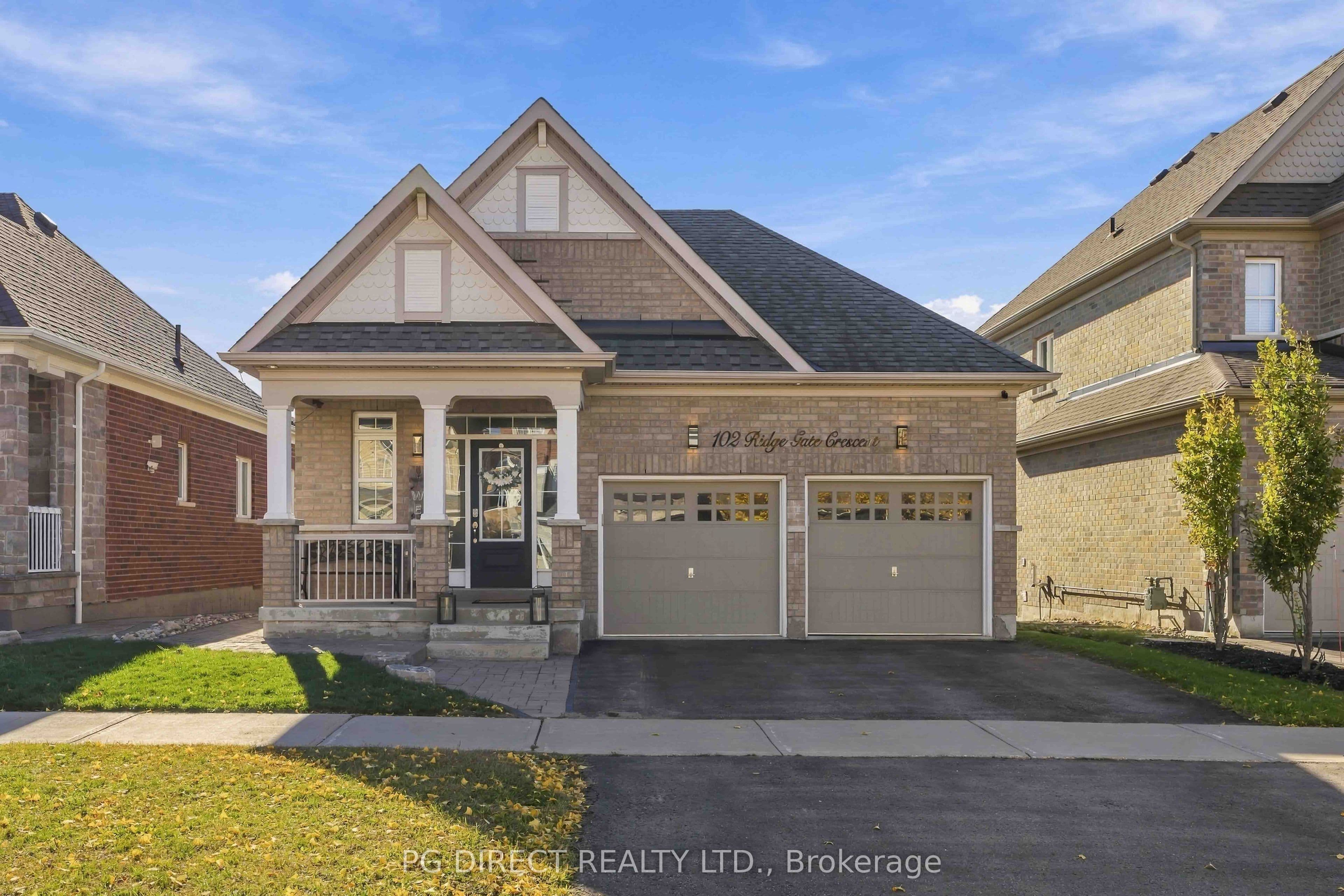 102 Ridge Gate Crescent, East Gwillimbury, ON L0G 1M0