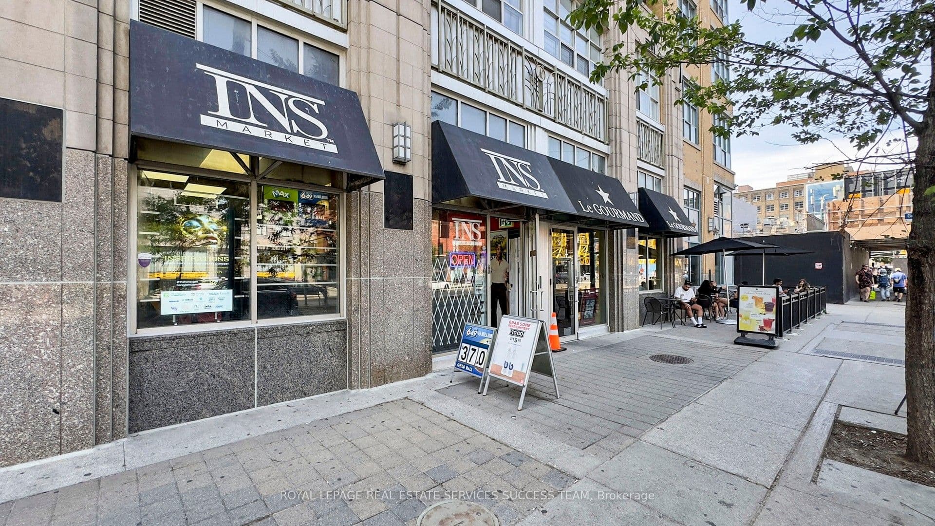 148 Spadina Avenue 3, Toronto, ON M5V 2L8