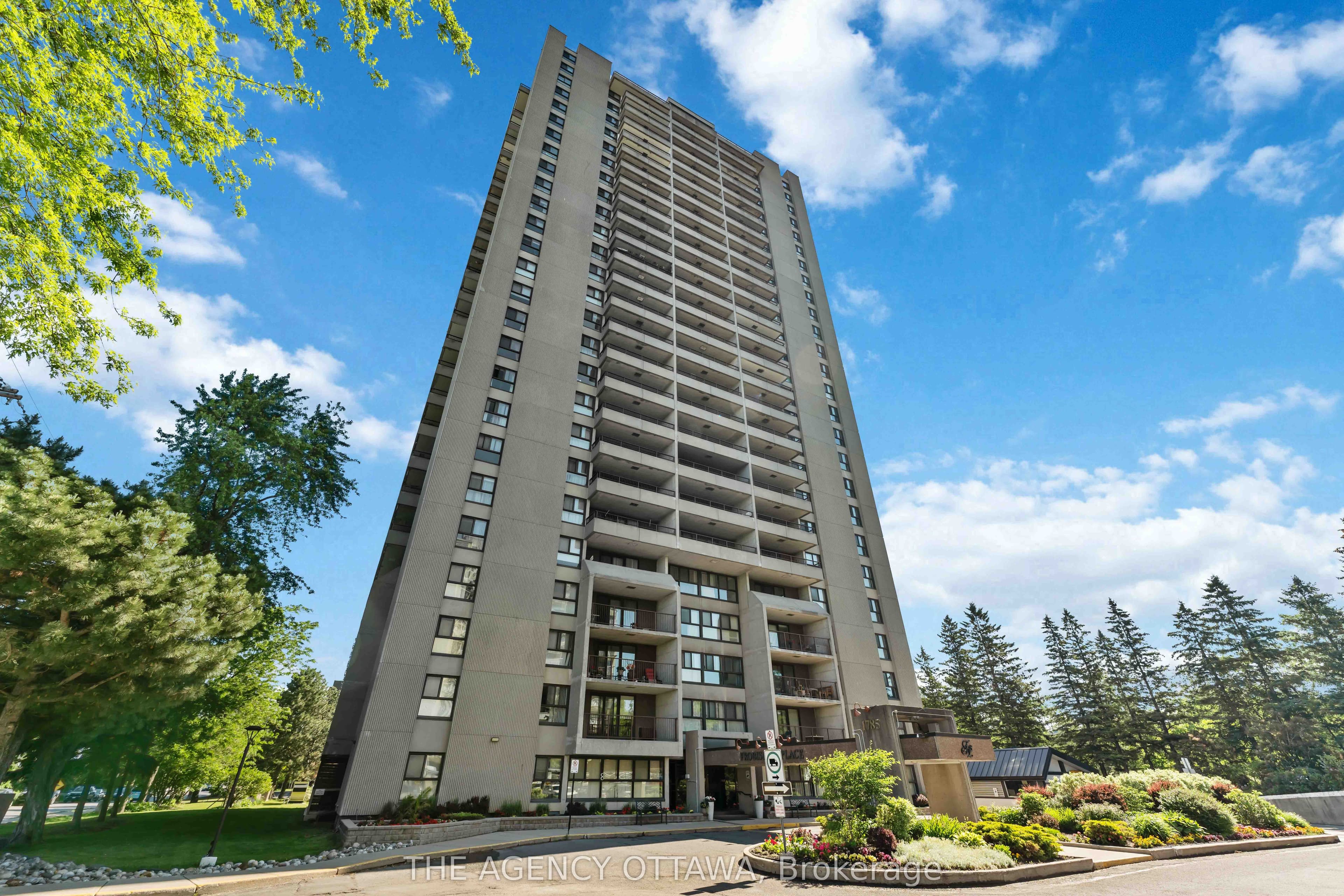 1785 Frobisher Lane 703, Alta Vista and Area, ON K1G 3T7