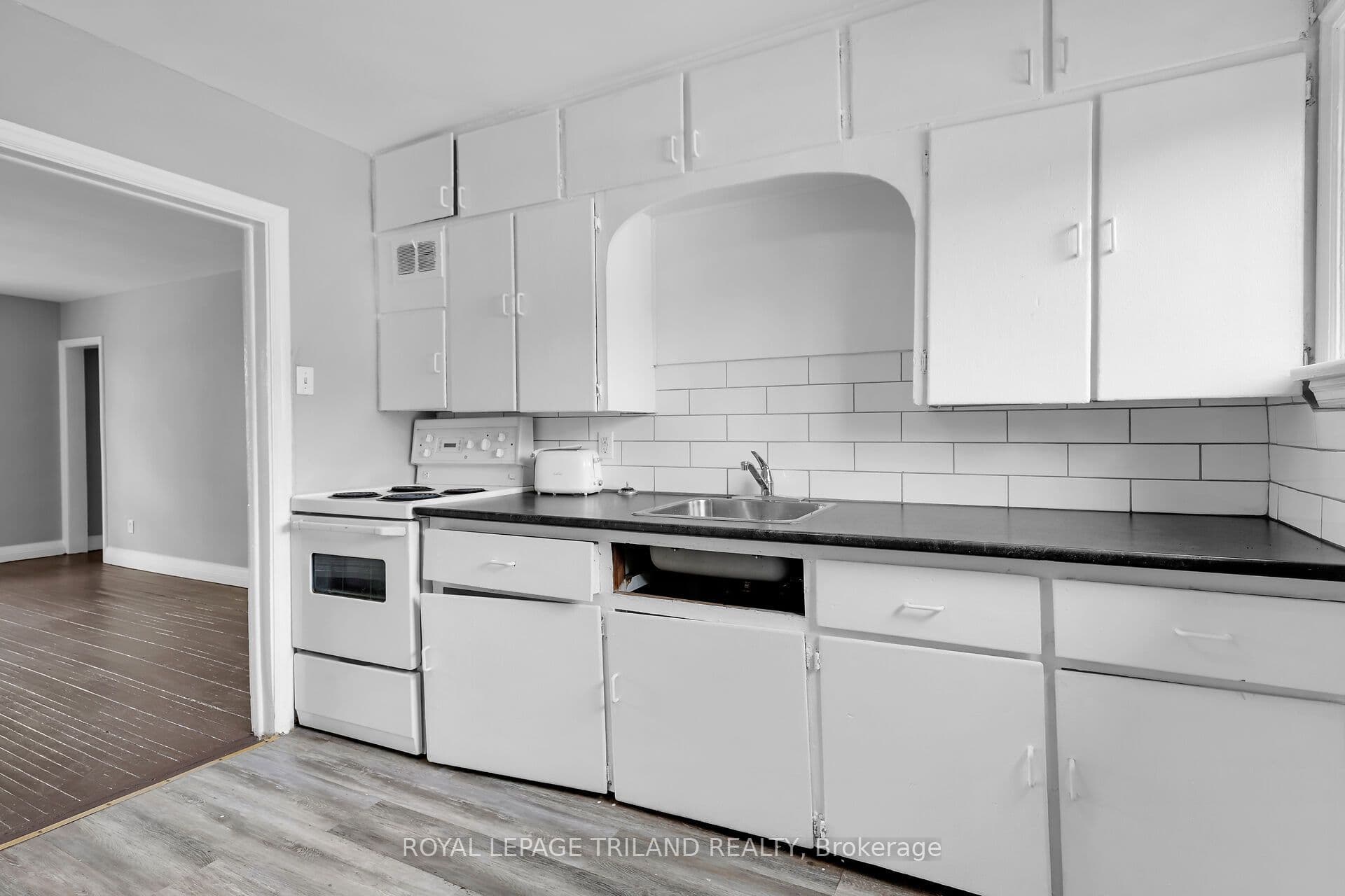 204 Colborne Street C, London East, ON N6B 2S2
