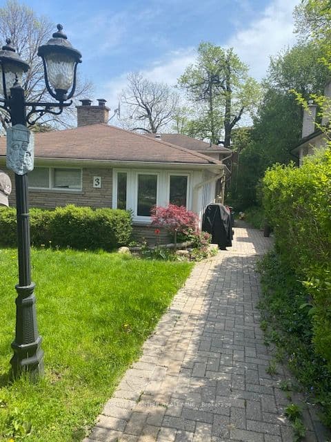 3 Donna Court, Toronto, ON M2M 2C9