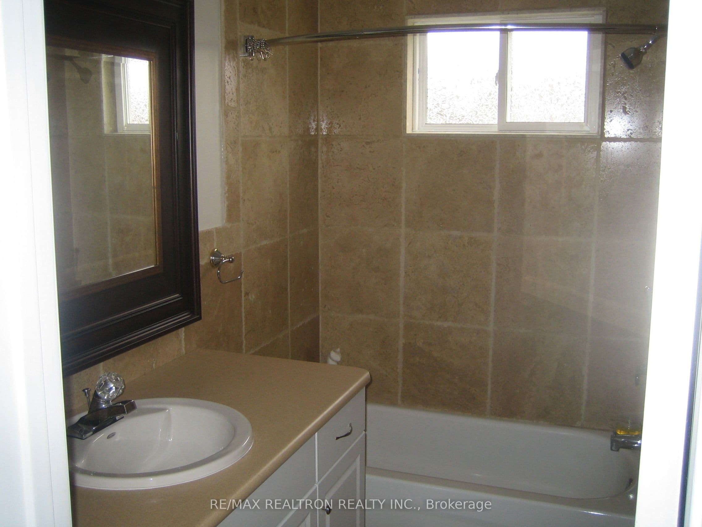 166 WELDRICK Road, Richmond Hill, ON L4C 3V1