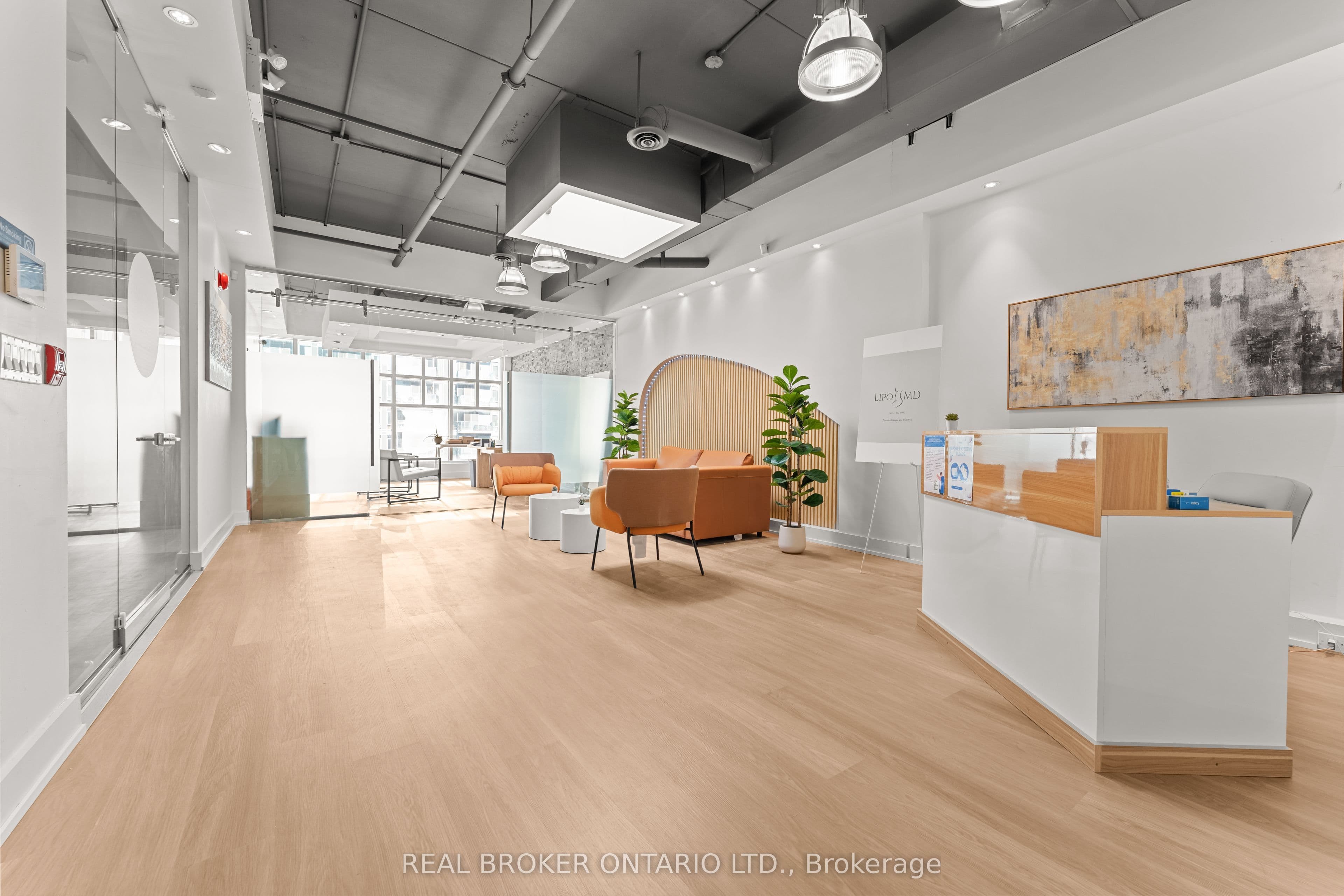21 Camden Street 501, Toronto, ON M5V 1V2