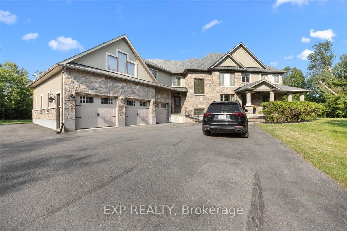 130 Ironstone Court, Stittsville - Munster - Richmond, ON K2S 0L4