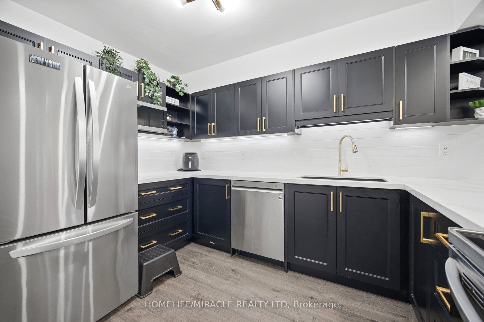 238 Albion Road 102, Toronto, ON M9W 6A7