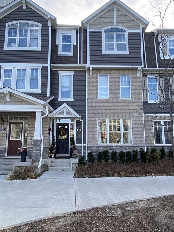 1222 Rose Way 42, Milton, ON L9E 1P2