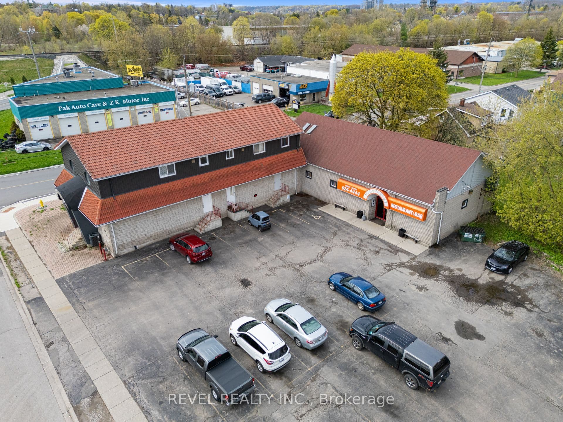204 E Samuelson Street E, Cambridge, ON N1R 1K5