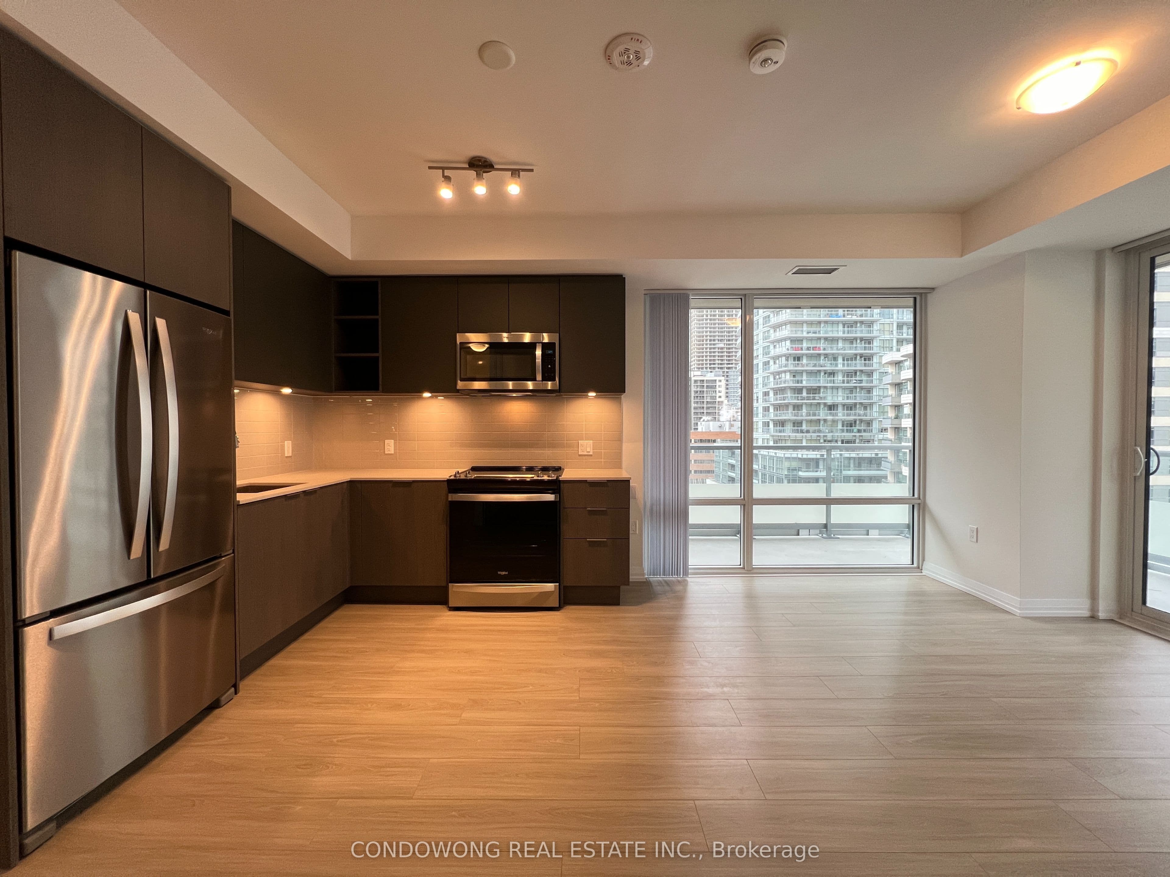 50 Dunfield Avenue 1019, Toronto, ON M4S 0E4