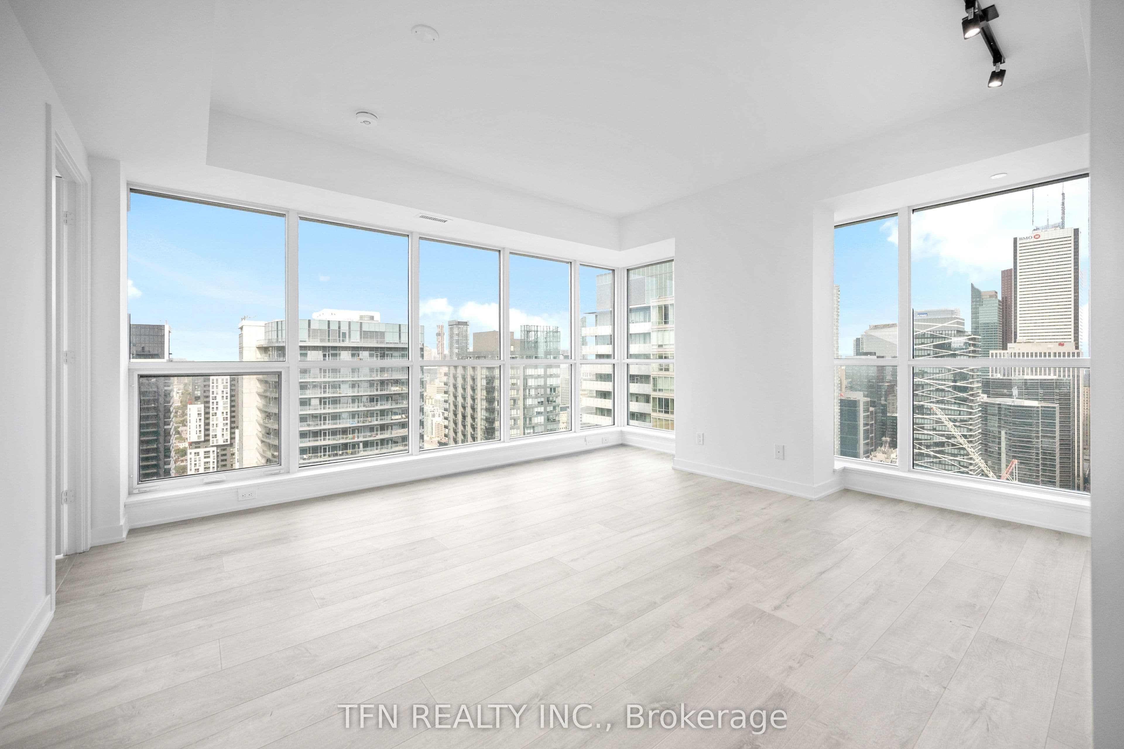 327 King Street W 4506, Toronto, ON M5A 0Y5