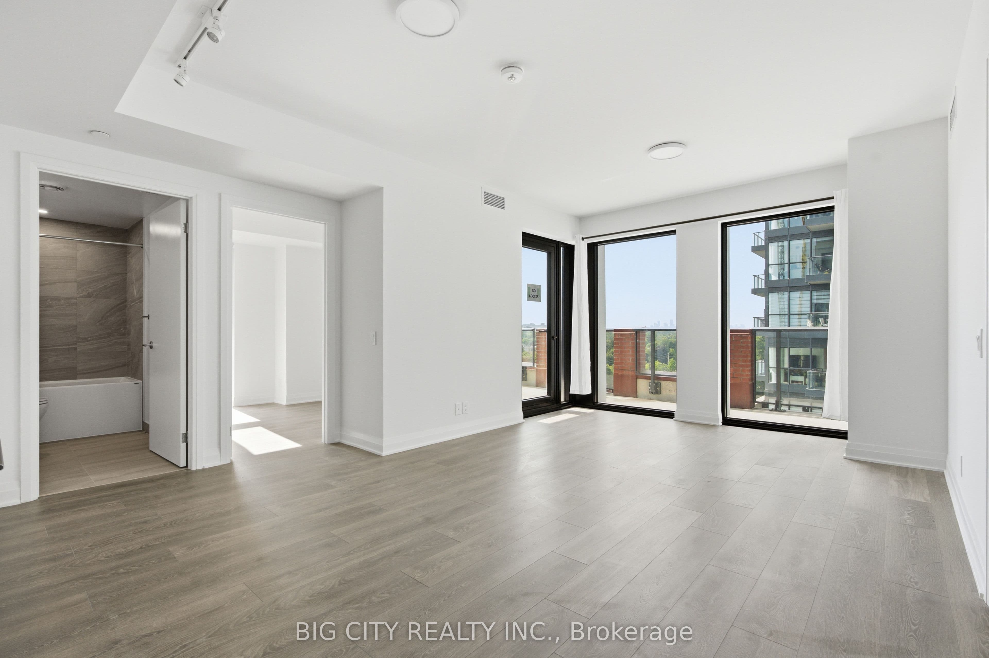 25 Frederick Todd Way 1410, Toronto, ON M4G 0C9