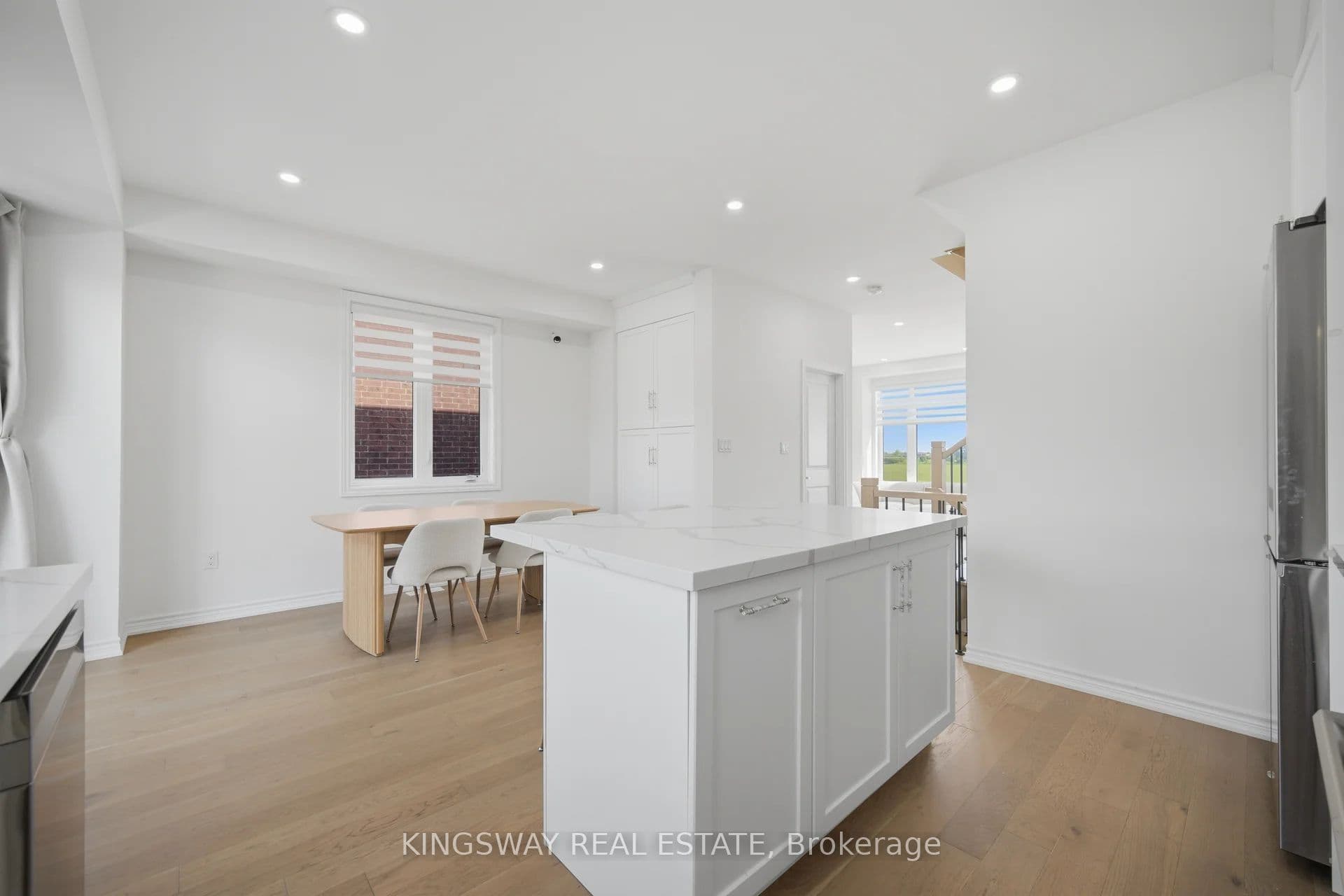 754 White Clover Way, Mississauga, ON L5V 3B8