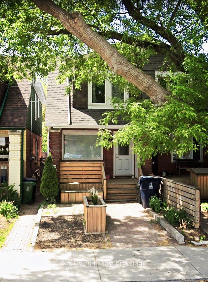 928 Broadview Avenue, Toronto, ON M4K 2R1