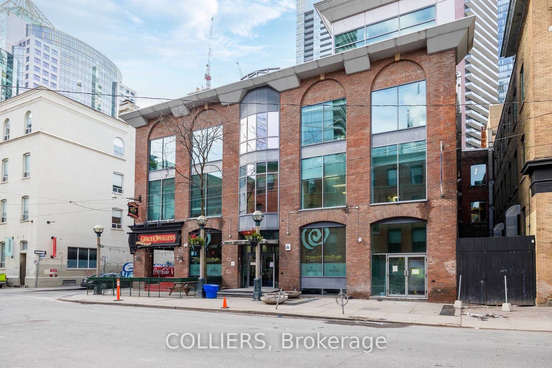 14 Duncan Street 204, Toronto, ON M5H 3G8
