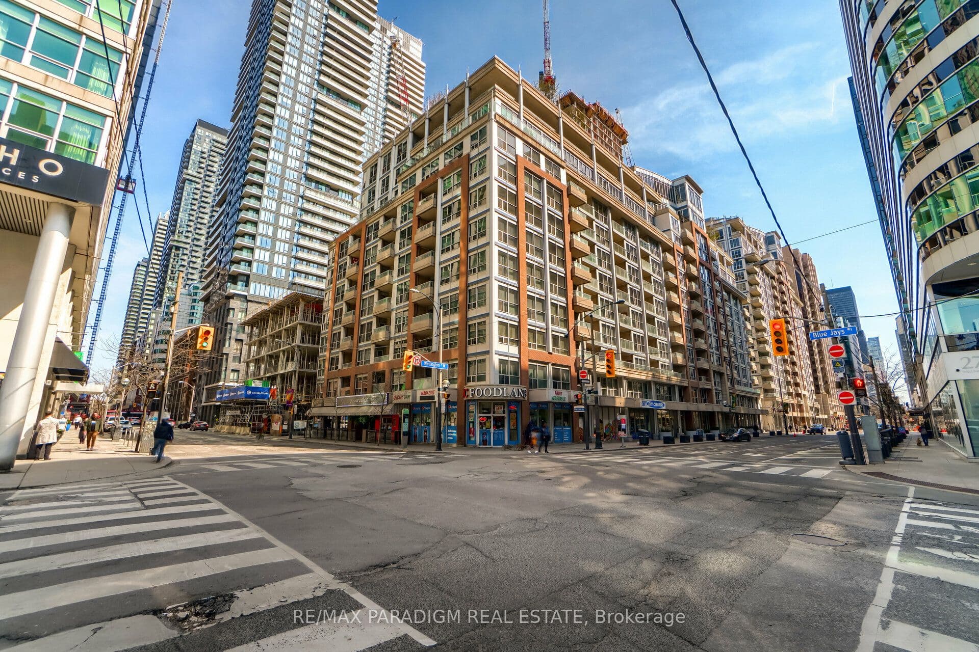 270 Wellington Street W 213, Toronto, ON M5V 3P5