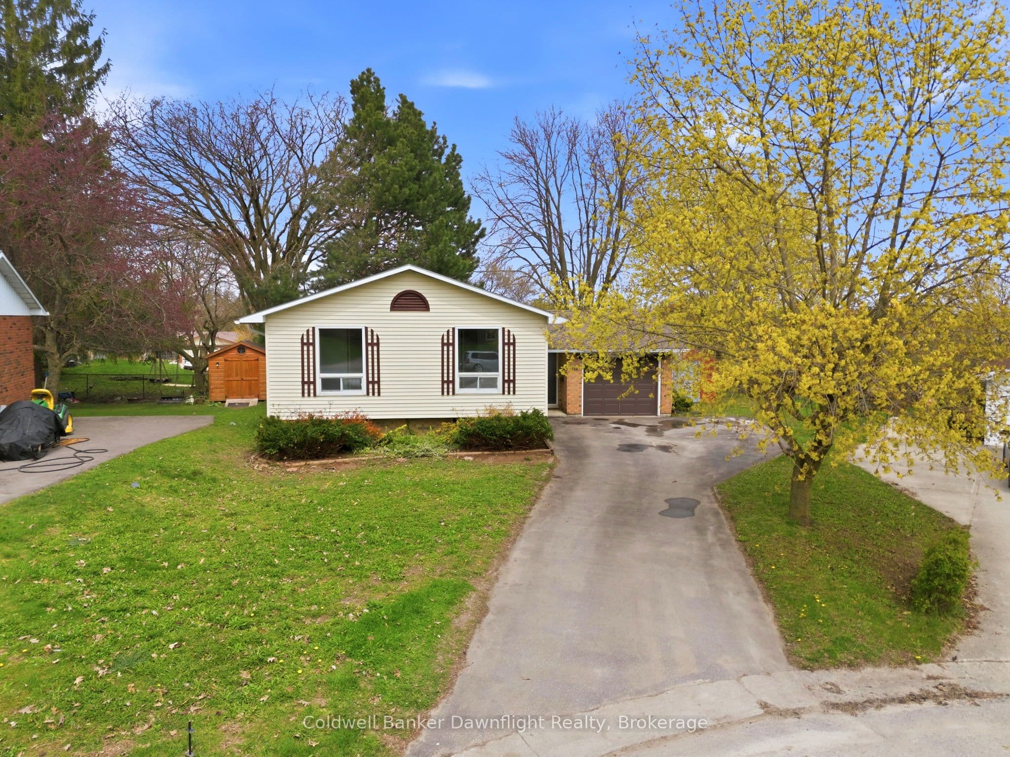 516 Maitland Court, North Huron, ON N0G 2W0