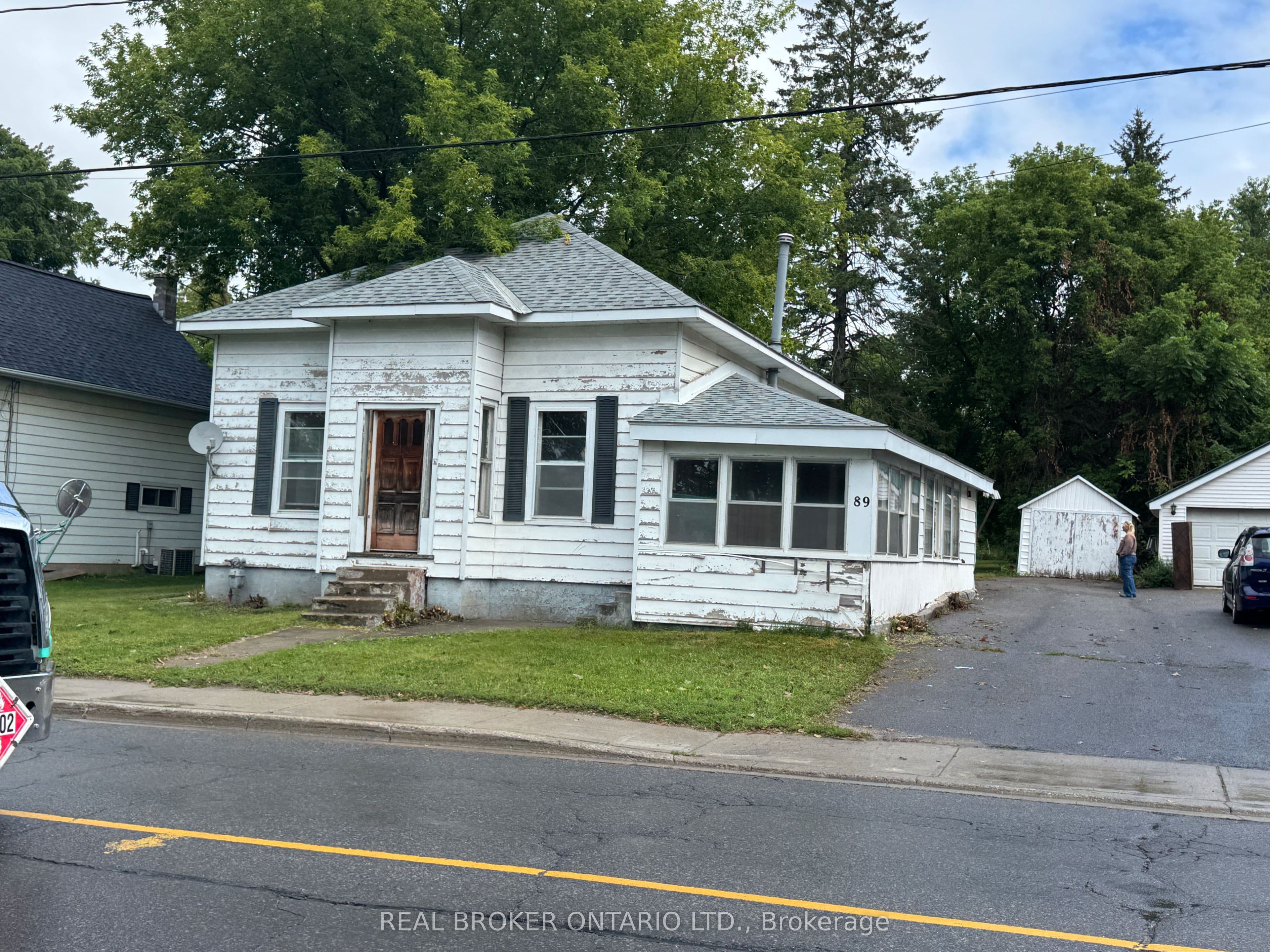 89 Queen Street, Smiths Falls, ON K7A 3N5