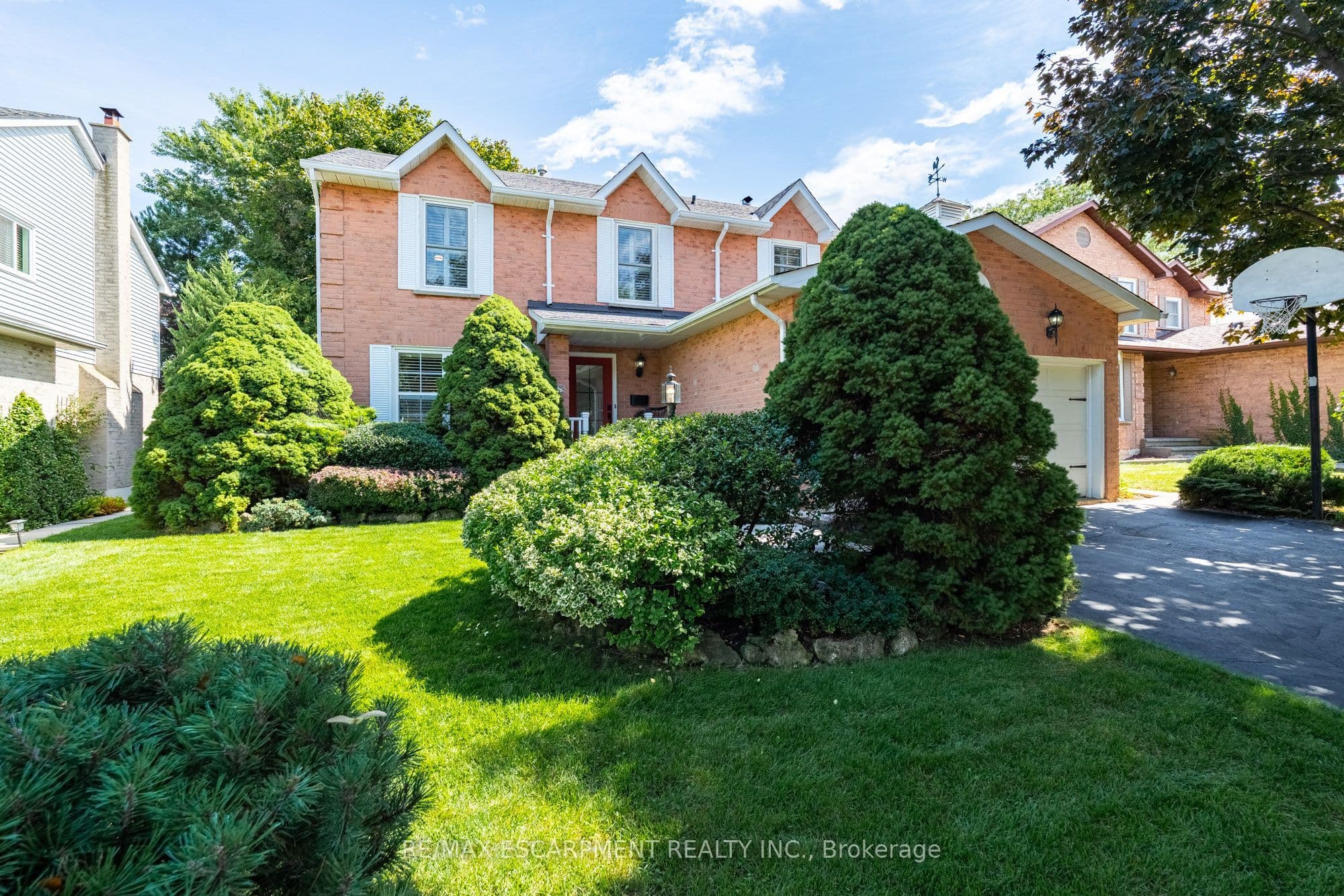 3212 Pinemeadow Drive, Burlington, ON L7M 2N7