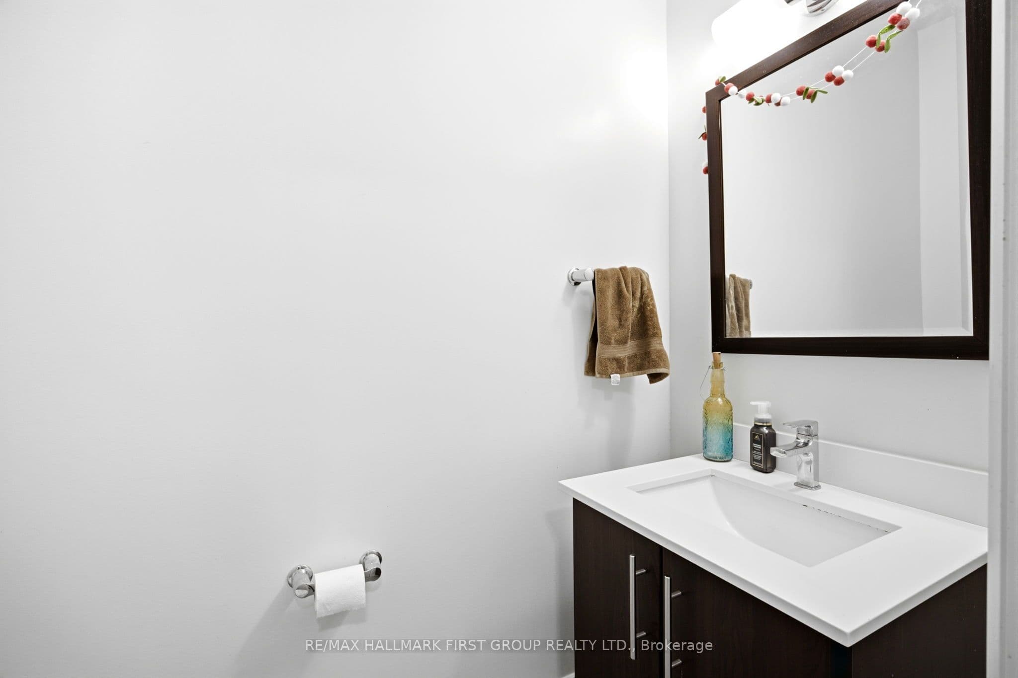 142 Vanier Street, Whitby, ON L1R 3J8