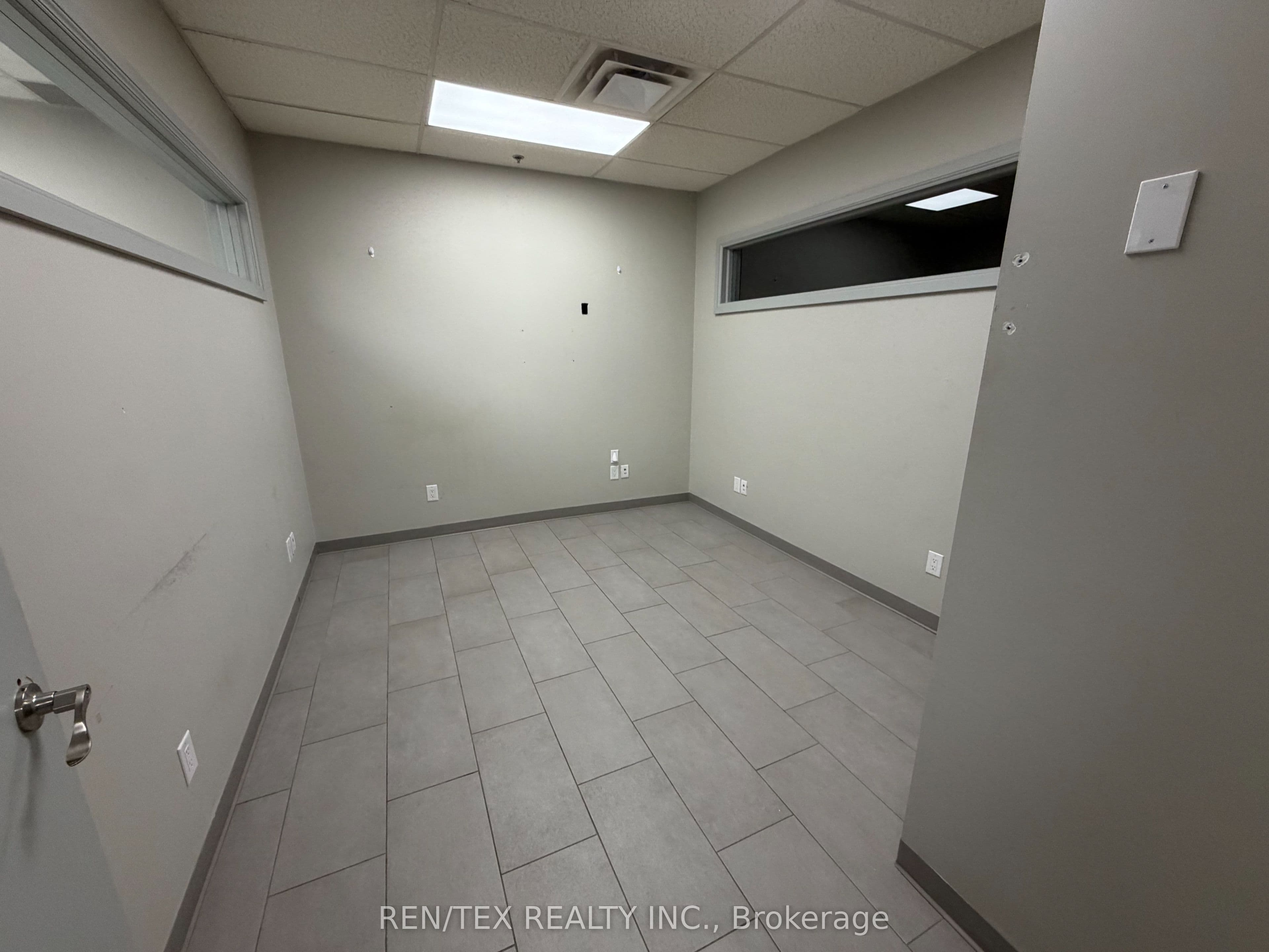 42 Steinway Boulevard 7, Toronto, ON M9W 6Y6