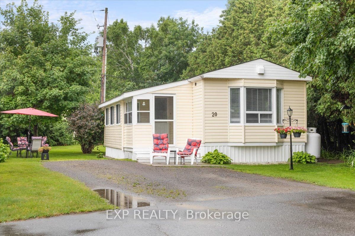 20 Pinewood Avenue, Beckwith, ON K7C 3P1
