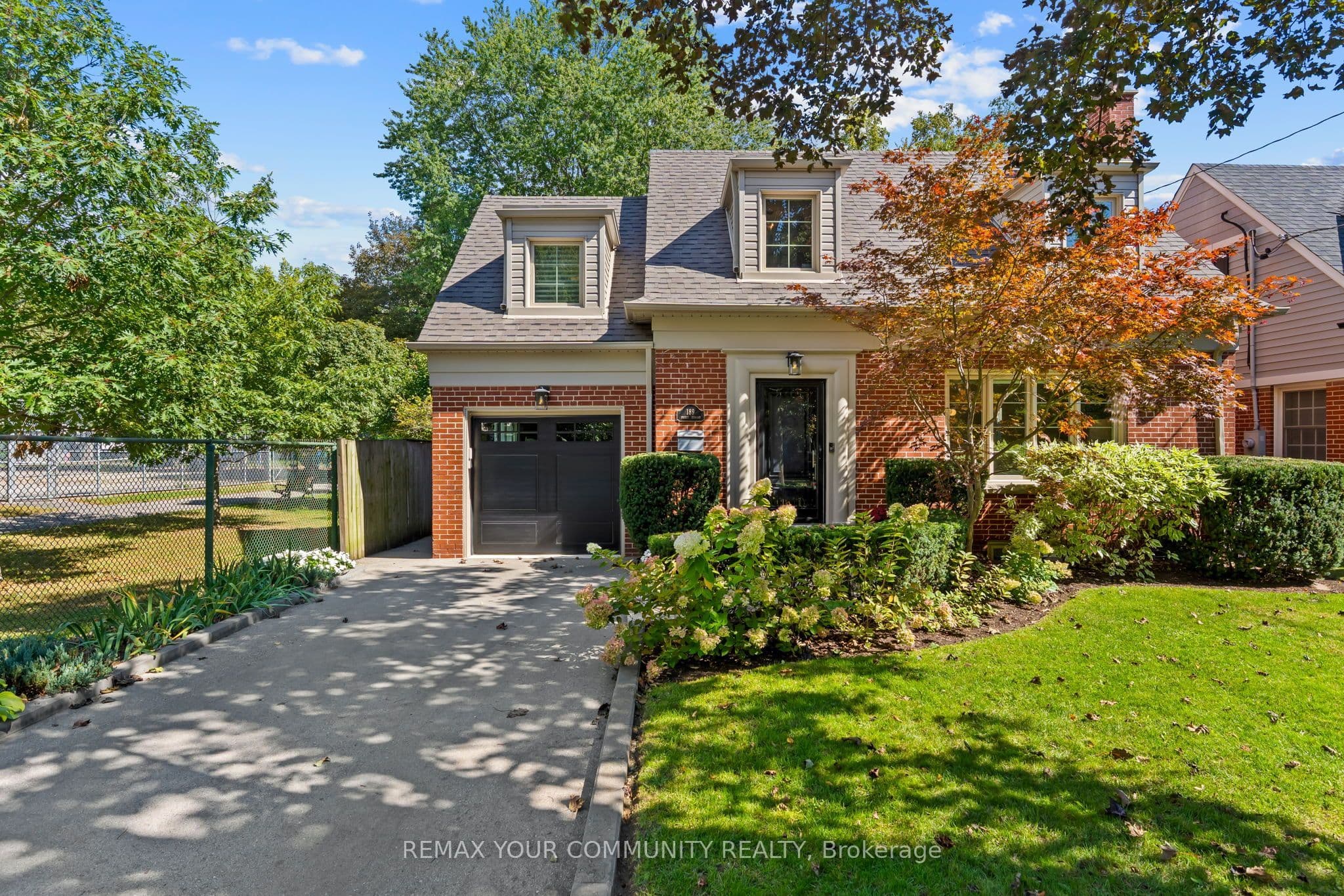 189 Prince Edward Drive S, Toronto, ON M8Y 3X1