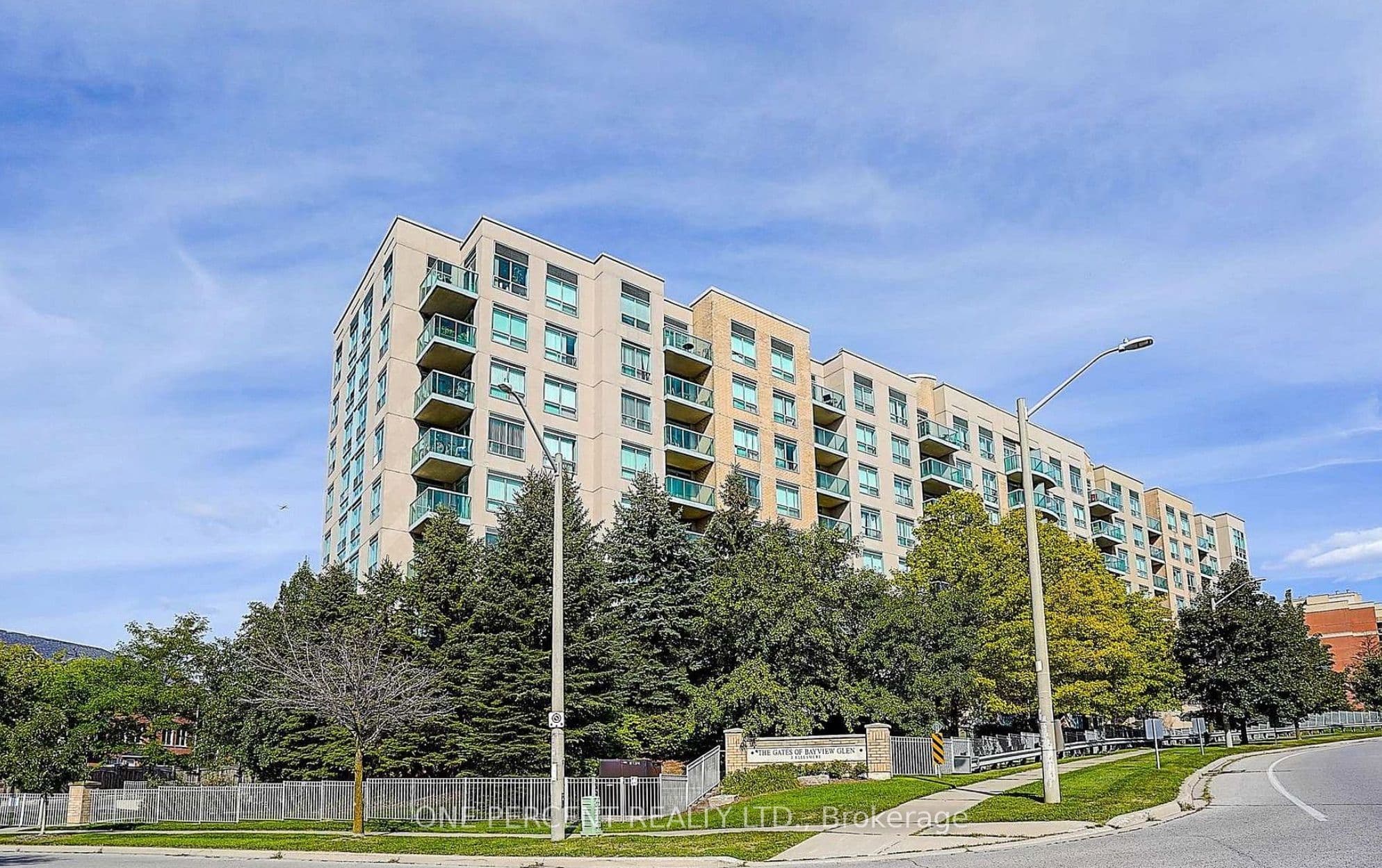 3 Ellesmere Street 607, Richmond Hill, ON L4B 4N2