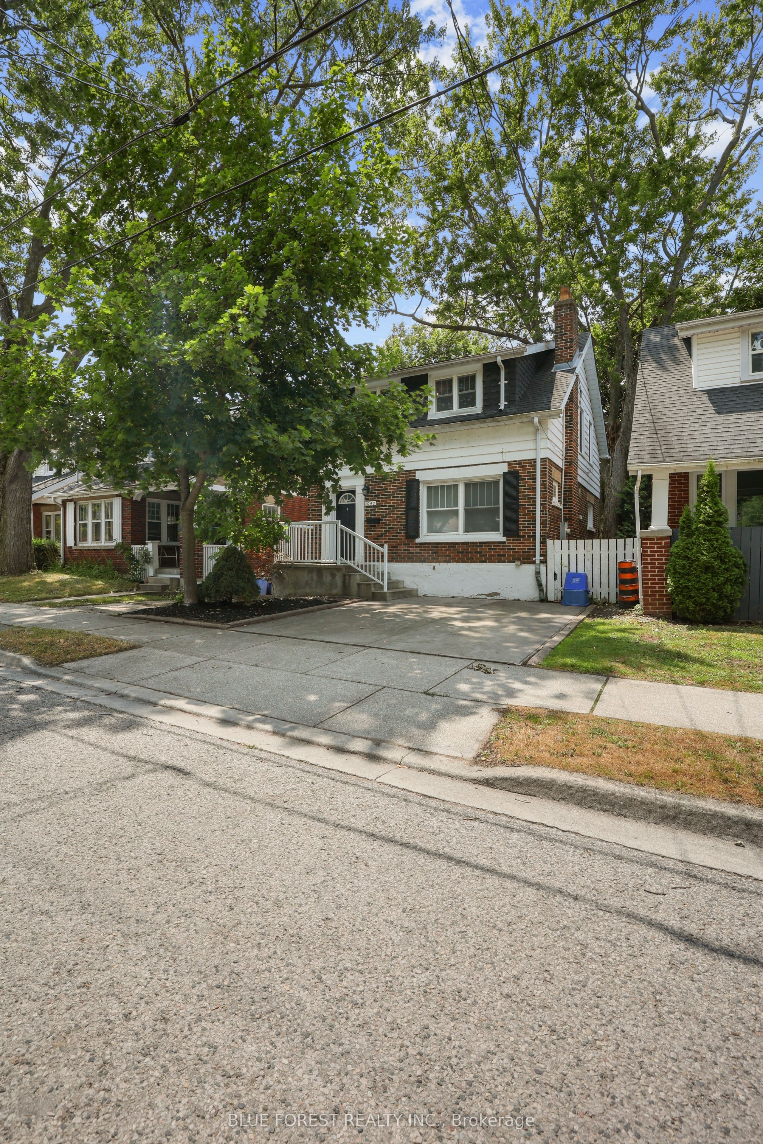 1047 Patricia Street, London East, ON N6A 3V3