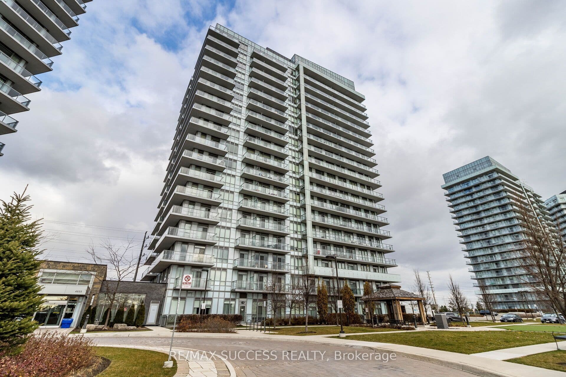 4655 Glen Erin Drive PH01, Mississauga, ON L5M 0Z1