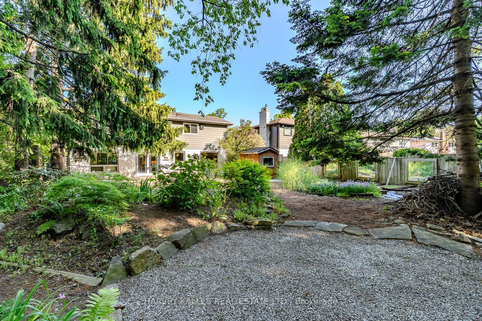 1033 Fair Birch Drive, Mississauga, ON L5H 1M4