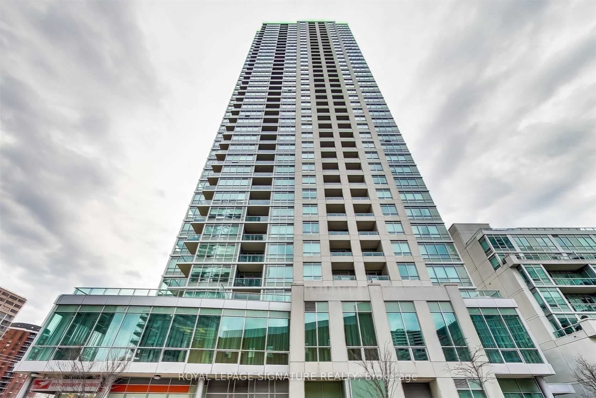 120 Homewood Avenue 904, Toronto, ON M4Y 2J3