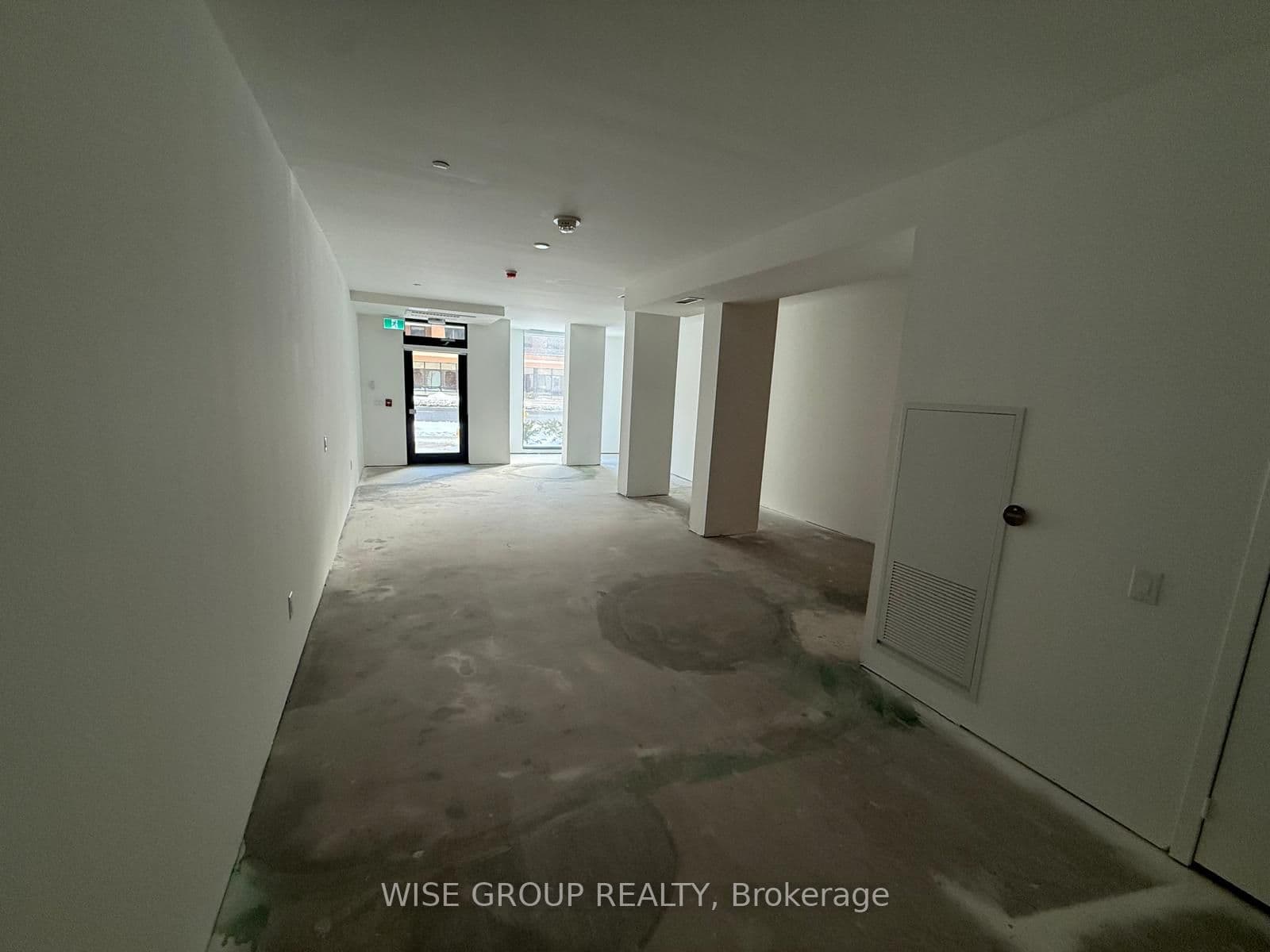 500 Wilson Avenue 103, Toronto, ON M3H 0E5