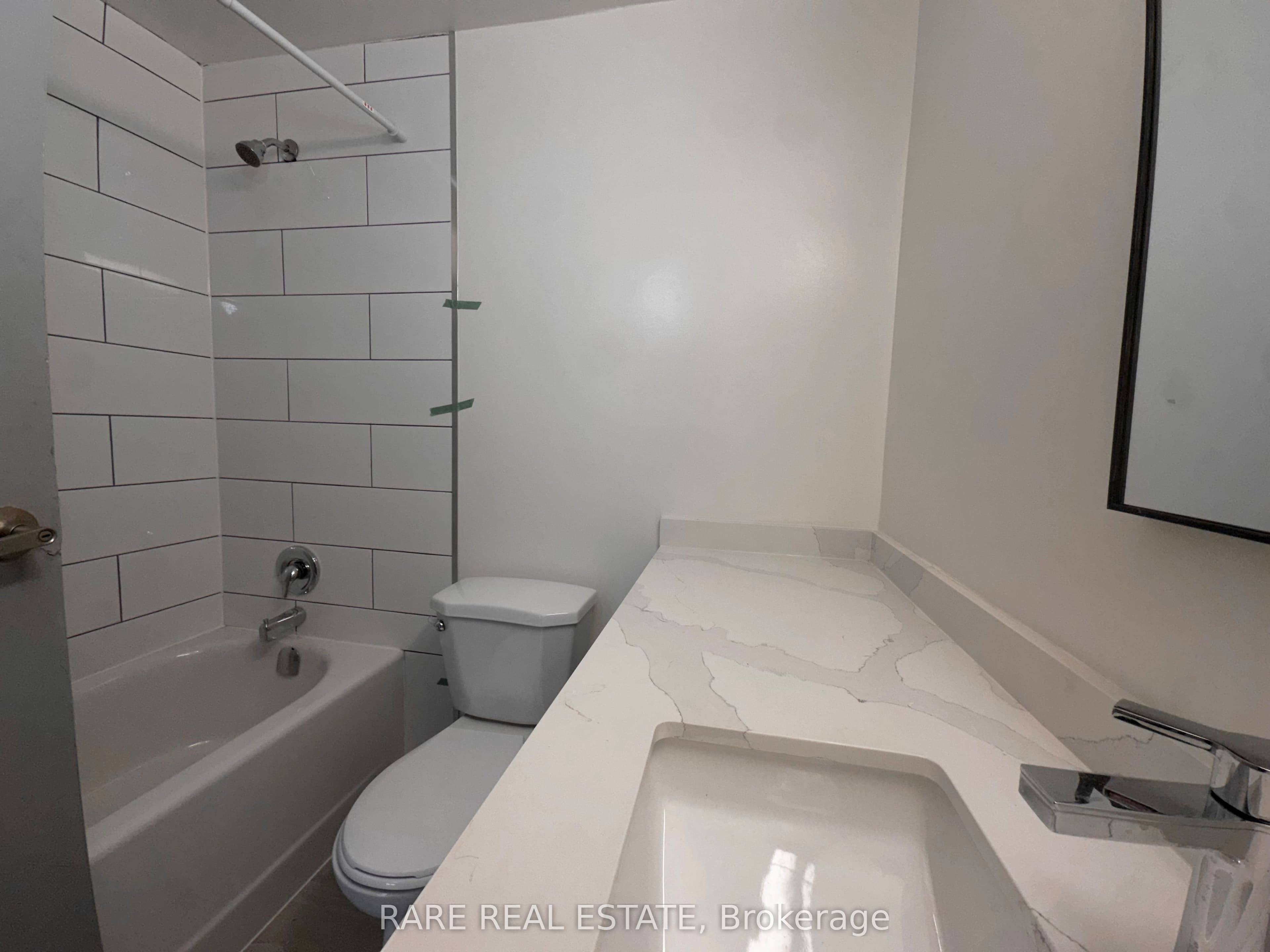 99 Bellevue Avenue 12, Toronto, ON M5T 2N8